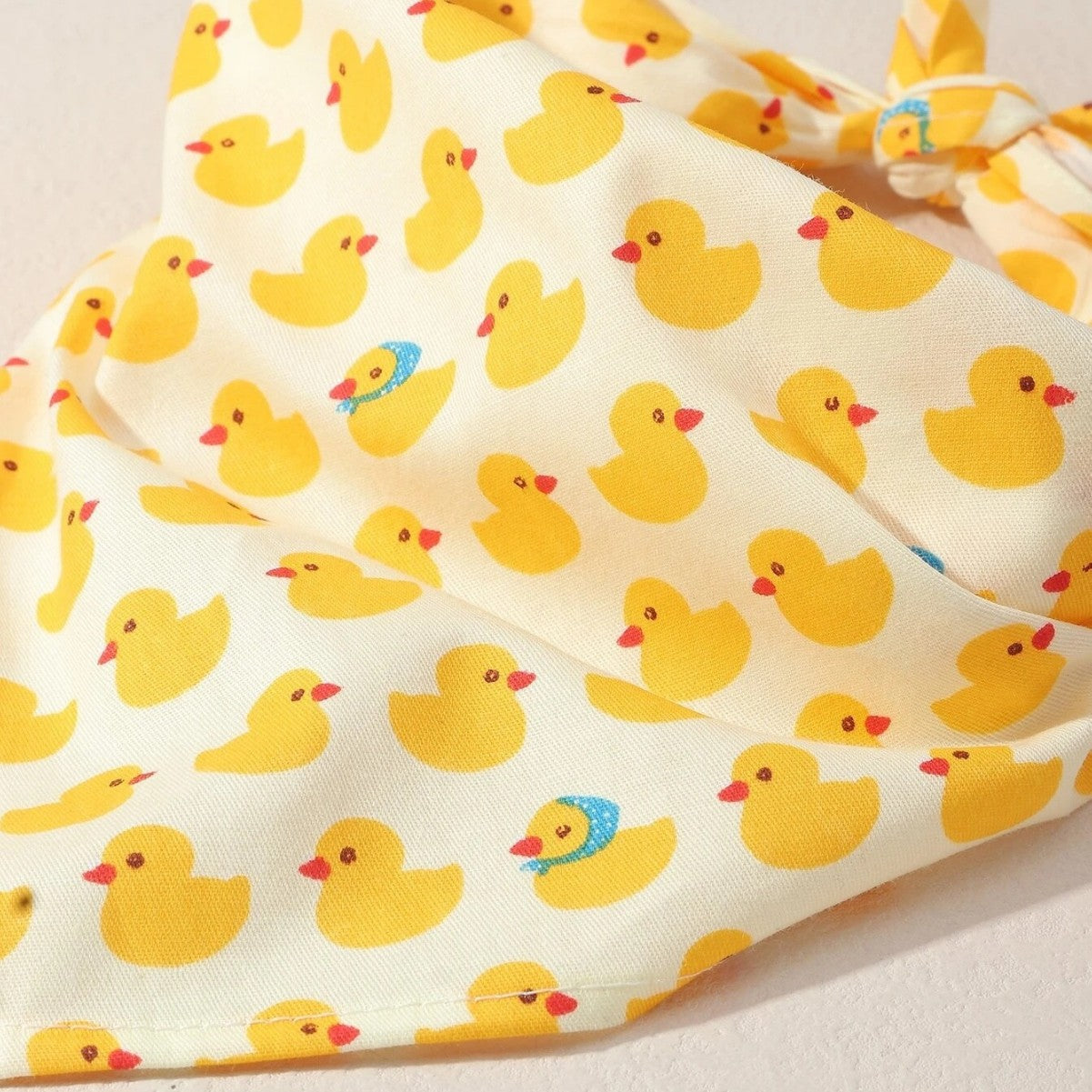 Cute Duck Print Cat Bib – Soft Absorbent Drool Bandana for Cats